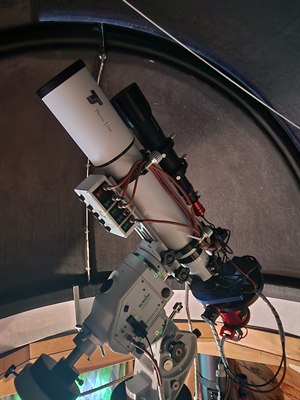 Refraktor TS-Optics Photoline 102/714 v kopuli Astroletu